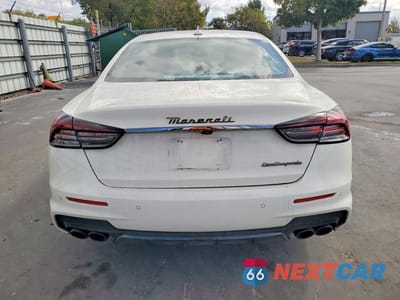 Zdjęcie 6 z 11 samochodu: 2022 MASERATI QUATTROPORTE MODENA VIN:ZAM56YPM2NX393148 - miniatura