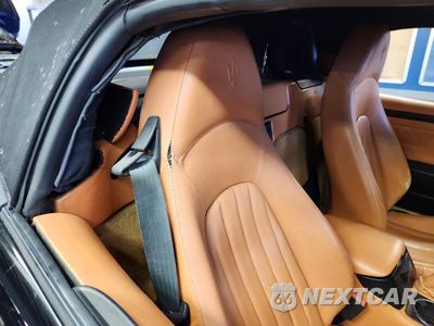 Zdjęcie 10 z 12 samochodu: 2004 MASERATI SPYDER CAMBIOCORSA VIN:ZAMBB18A240011394 - miniatura