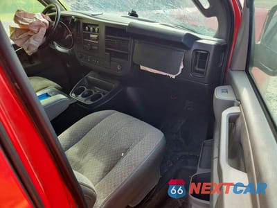 Zdjęcie 8 z 12 samochodu: 2021 CHEVROLET EXPRESS G2500 UTILITY / SERVICE VAN VIN:1GCWGAFP5M1214675 - miniatura