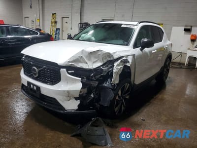 Główne zdjęcie samochodu: 2024 VOLVO XC40 PLUS VIN:YV4L12UL4R2314324 - miniatura