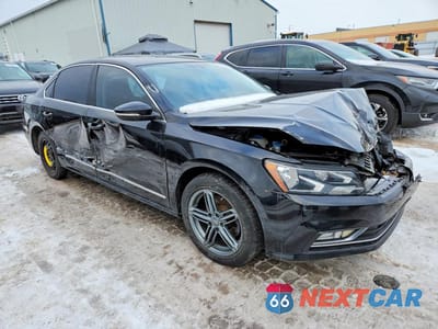 Czwarte zdjęcie samochodu z boku: 2016 VOLKSWAGEN PASSAT SEL VIN:1VWCS7A34GC003708 - miniatura