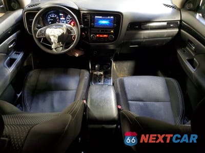 Zdjęcie 8 z 15 samochodu: 2019 MITSUBISHI OUTLANDER SE VIN:JA4AZ3A34KZ051563 - miniatura