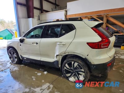 Drugie zdjęcie samochodu z przodu: 2025 VOLVO XC40 PLUS VIN:YV4L12UC5S2537333 - miniatura