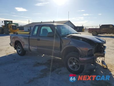 Czwarte zdjęcie samochodu z boku: 1999 CHEVROLET S TRUCK S10 VIN:1GCCS19X0X8198930 - miniatura