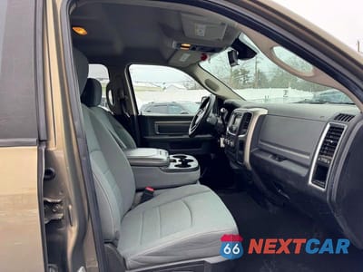 Zdjęcie 10 z 11 samochodu: 2013 RAM 1500 SLT VIN:1CGRR7GPXDS659424 - miniatura