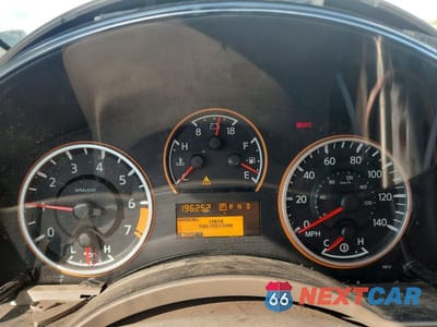 Zdjęcie 9 z 12 samochodu: 2012 NISSAN TITAN SV VIN:1N6BA0EDXCN324675 - miniatura