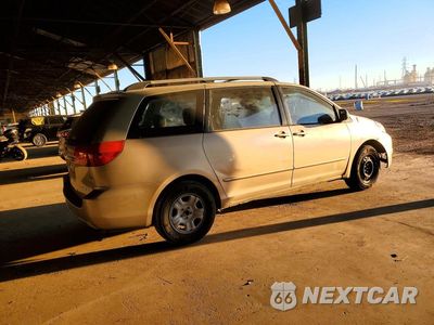Trzecie zdjęcie samochodu z tyłu: 2004 TOYOTA SIENNA CE VIN:5TDZA23C24S003166 - miniatura