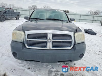 Piąte zdjęcie samochodu w środku: 2005 DODGE DAKOTA ST VIN:1D7HE22K75S320092 - miniatura