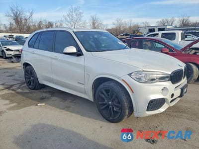 Czwarte zdjęcie samochodu z boku: 2017 BMW X5 SDRIVE35I VIN:5UXKR2C38H0X06871 - miniatura