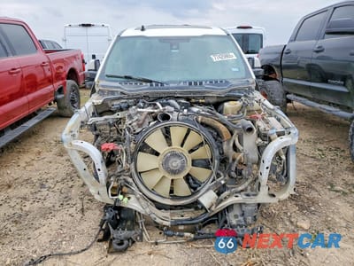 Piąte zdjęcie samochodu w środku: 2019 FORD F350 SUPER DUTY VIN:1FT8W3BT3KEE52637 - miniatura