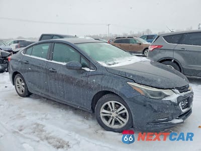 Czwarte zdjęcie samochodu z boku: 2016 CHEVROLET CRUZE LT VIN:1G1BE5SM6G7296319 - miniatura