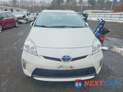 Piąte zdjęcie samochodu w środku: 2015 TOYOTA PRIUS VIN:JTDKN3DU1F1886132 - miniatura