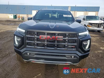 Piąte zdjęcie samochodu w środku: 2025 GMC CANYON AT4 VIN:1GTP2DEK2S1242957 - miniatura