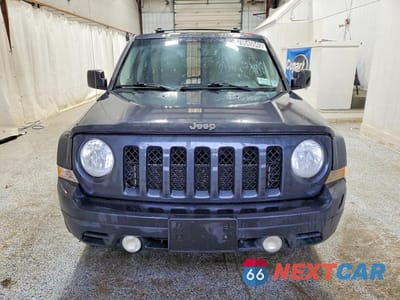 Piąte zdjęcie samochodu w środku: 2015 JEEP PATRIOT LATITUDE VIN:1C4NJRFB2FD120030 - miniatura