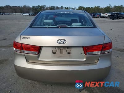 Zdjęcie 6 z 13 samochodu: 2006 HYUNDAI SONATA GL VIN:KMHET46C56A114435 - miniatura