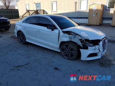 Czwarte zdjęcie samochodu z boku: 2017 AUDI A3 PREMIUM PLUS VIN:WAUJ8GFF8H1076845 - miniatura