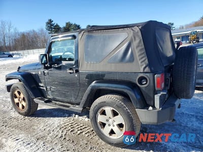 Drugie zdjęcie samochodu z przodu: 2010 JEEP WRANGLER SAHARA VIN:1J4AA5D19AL137210 - miniatura