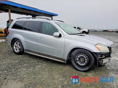 Czwarte zdjęcie samochodu z boku: 2008 MERCEDES-BENZ GL 450 4MATIC VIN:4JGBF71E98A328335 - miniatura