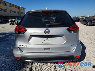 Zdjęcie 6 z 12 samochodu: 2018 NISSAN ROGUE SV VIN:5N1AT2MT9JC851852 - miniatura