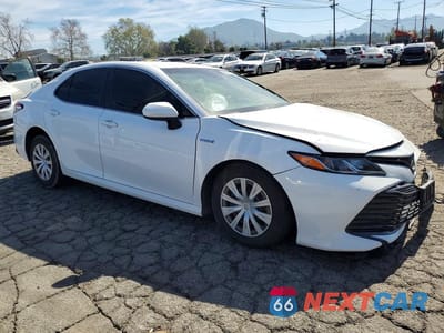 Czwarte zdjęcie samochodu z boku: 2018 TOYOTA CAMRY LE VIN:4T1B31HKXJU502211 - miniatura
