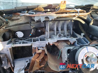 Zdjęcie 9 z 12 samochodu: 2001 CHEVROLET SUBURBAN K2500 VIN:3GNGK26U11G269370 - miniatura