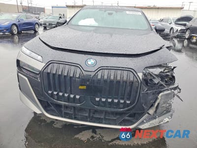 Piąte zdjęcie samochodu w środku: 2024 BMW I7 XDRIVE60 VIN:WBY53EJ05RCR11850 - miniatura