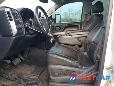 Zdjęcie 7 z 12 samochodu: 2016 CHEVROLET SILVERADO K1500 LT VIN:3GCUKREC4GG248793 - miniatura