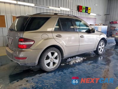 Trzecie zdjęcie samochodu z tyłu: 2009 MERCEDES-BENZ ML 350 VIN:4JGBB86E09A499843 - miniatura