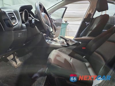Zdjęcie 7 z 12 samochodu: 2016 MAZDA 3 SPORT VIN:JM1BM1U70G1344412 - miniatura