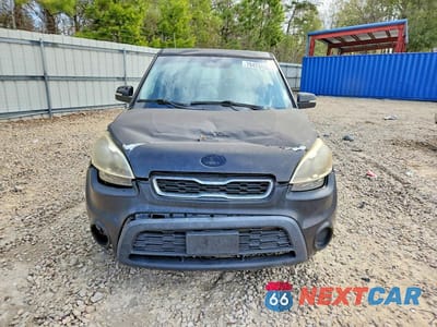 Piąte zdjęcie samochodu w środku: 2012 KIA SOUL + VIN:KNDJT2A68C7355049 - miniatura