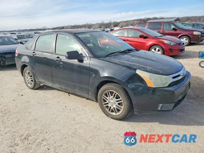 Czwarte zdjęcie samochodu z boku: 2009 FORD FOCUS SE VIN:1FAHP35N69W126819 - miniatura
