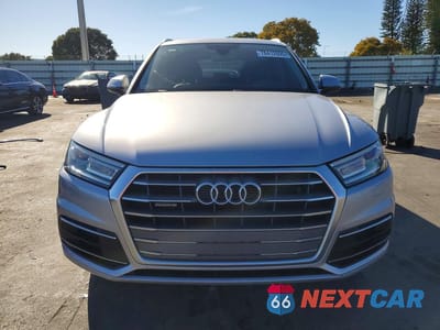 Piąte zdjęcie samochodu w środku: 2018 AUDI Q5 PREMIUM VIN:WA1ANAFY2J2192367 - miniatura