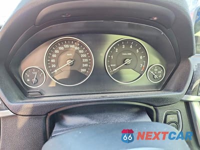 Zdjęcie 9 z 12 samochodu: 2014 BMW 328 XI VIN:WBA3B3C56EJ979893 - miniatura