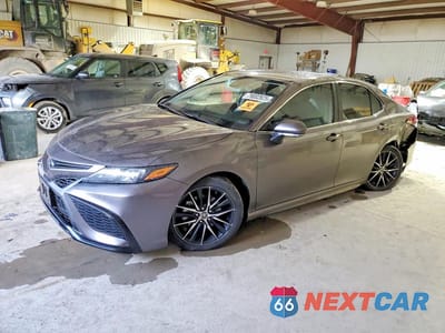 2024 TOYOTA CAMRY SE 4T1T11AK8RU855739 - główne zdjęcie licytacji z USA - miniatura