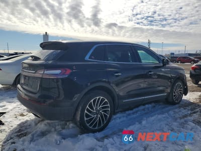 Trzecie zdjęcie samochodu z tyłu: 2019 LINCOLN NAUTILUS RESERVE VIN:2LMPJ8L95KBL31520 - miniatura