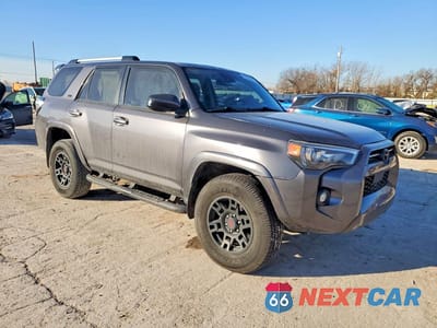 Czwarte zdjęcie samochodu z boku: 2021 TOYOTA 4RUNNER SR5/SR5 PREMIUM VIN:JTEMU5JR8M5909401 - miniatura