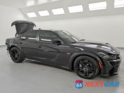 Czwarte zdjęcie samochodu z boku: 2023 DODGE CHARGER SCAT PACK VIN:2C3CDXGJ5PH560826 - miniatura