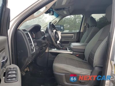 Zdjęcie 7 z 12 samochodu: 2015 RAM 2500 SLT VIN:3C6UR5DL9FG571295 - miniatura