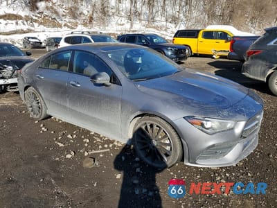 Czwarte zdjęcie samochodu z boku: 2023 MERCEDES-BENZ CLA 250 4MATIC VIN:W1K5J4HBXPN347483 - miniatura