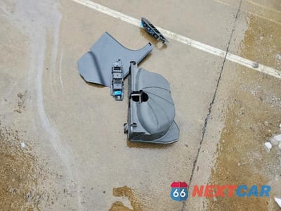 Zdjęcie 12 z 12 samochodu: 2013 MERCEDES-BENZ C 250 VIN:WDDGF4HB9DA743465 - miniatura