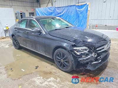 Czwarte zdjęcie samochodu z boku: 2019 MERCEDES-BENZ C 300 4MATIC VIN:55SWF8EB5KU311170 - miniatura