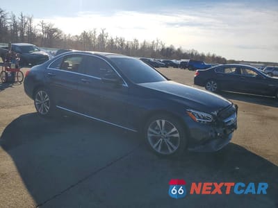 Czwarte zdjęcie samochodu z boku: 2019 MERCEDES-BENZ C 300 4MATIC VIN:55SWF8EB3KU303035 - miniatura