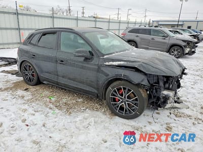 Czwarte zdjęcie samochodu z boku: 2023 AUDI SQ5 PREMIUM PLUS VIN:WA1B4AFY0P2146312 - miniatura