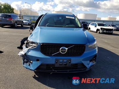 Piąte zdjęcie samochodu w środku: 2024 VOLVO XC40 PLUS VIN:YV4L12UL0R2281483 - miniatura