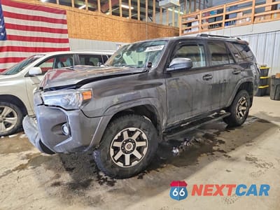 2022 TOYOTA 4RUNNER SR5/SR5 PREMIUM JTEPU5JR0N6054525 - główne zdjęcie licytacji z USA - miniatura