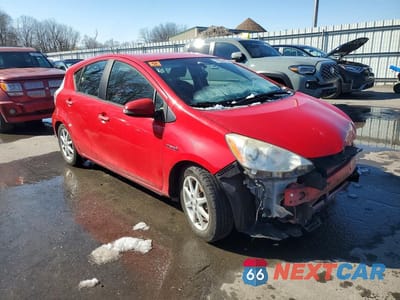 Czwarte zdjęcie samochodu z boku: 2012 TOYOTA PRIUS C VIN:JTDKDTB32C1016611 - miniatura