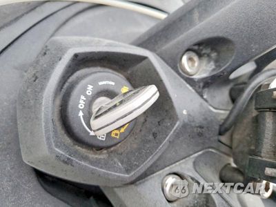 Zdjęcie 8 z 10 samochodu: 2014 CAN-AM SPYDER ROADSTER RT VIN:2BXNBDD12EV000158 - miniatura