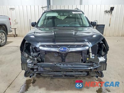 Piąte zdjęcie samochodu w środku: 2017 SUBARU FORESTER 2.5I PREMIUM VIN:JF2SJAEC1HH411582 - miniatura