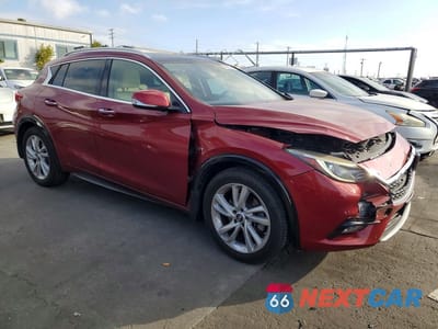 Czwarte zdjęcie samochodu z boku: 2018 INFINITI QX30 BASE VIN:SJKCH5CP2JA051830 - miniatura