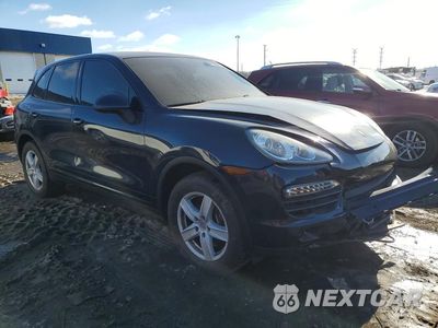 Czwarte zdjęcie samochodu z boku: 2013 PORSCHE CAYENNE VIN:WP1AF2A29DLA21625 - miniatura